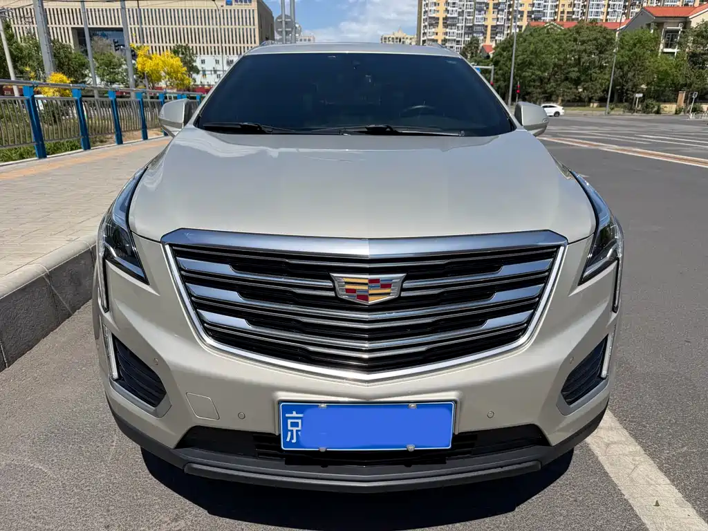 Cadillac XT5 2017 — фото 2