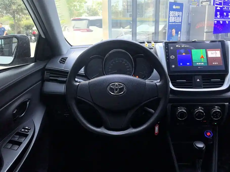 Toyota Yaris L 2018 — фото 15
