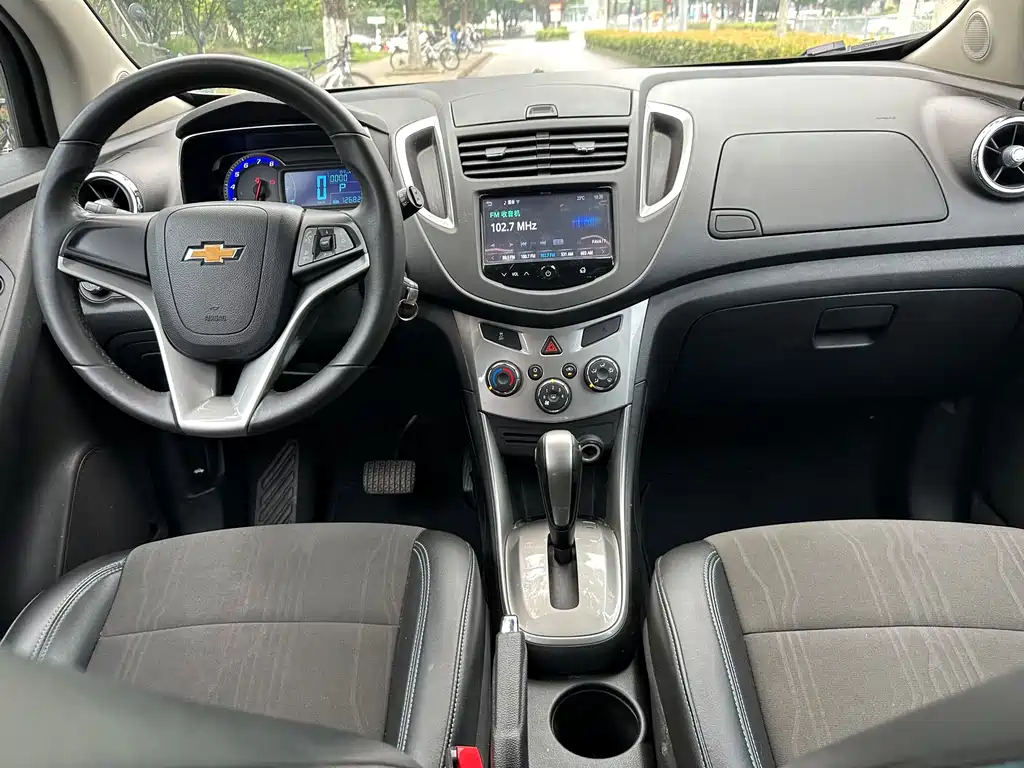 Chevrolet Trax 2015 — фото 11