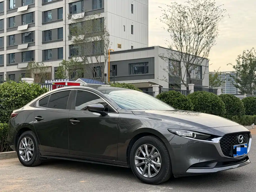 Mazda 3 Axela 2022