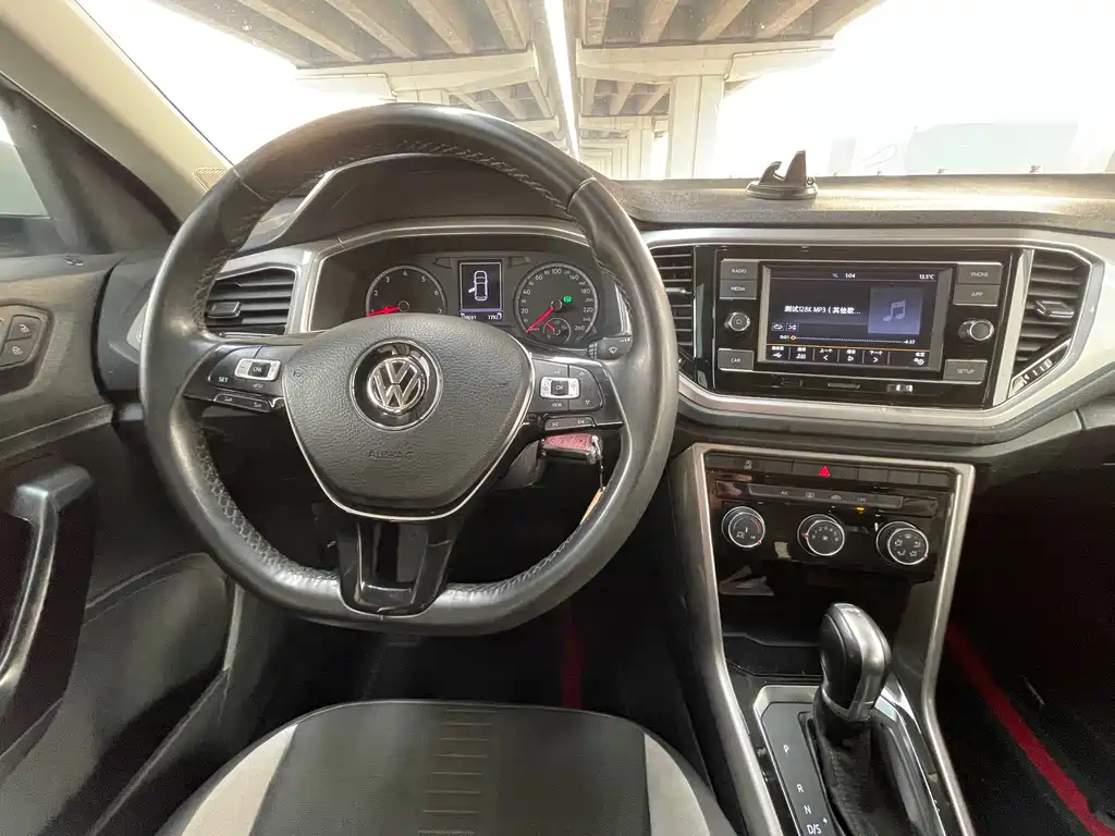 Volkswagen T-Roc 2020 — фото 10