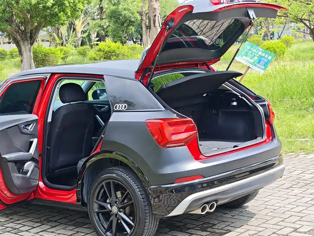 Audi Q2L 2020 — фото 14