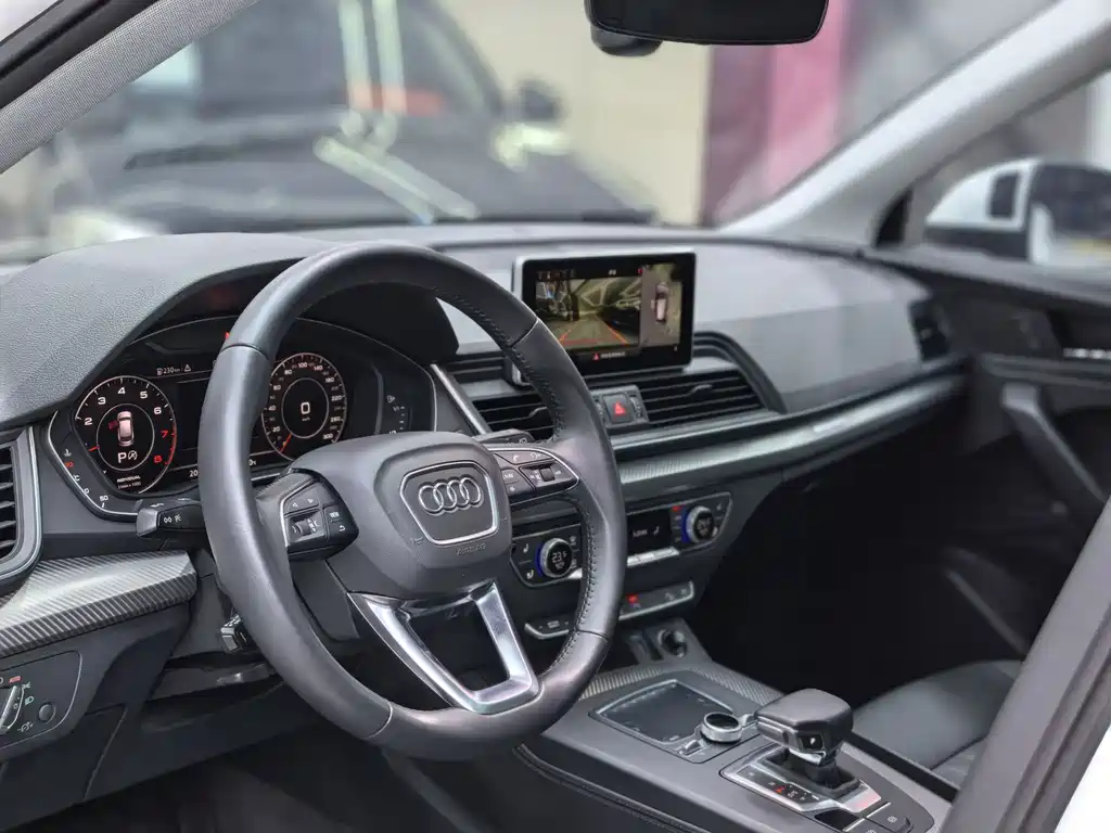 Audi Q5L 2020 — фото 14