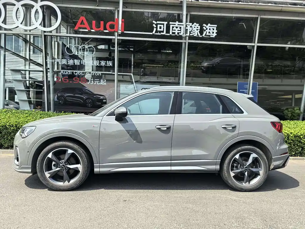 Audi Q3 2024 — фото 11