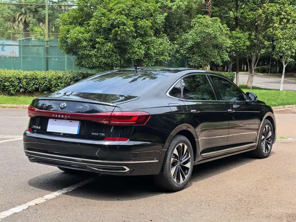 Volkswagen Passat 2023