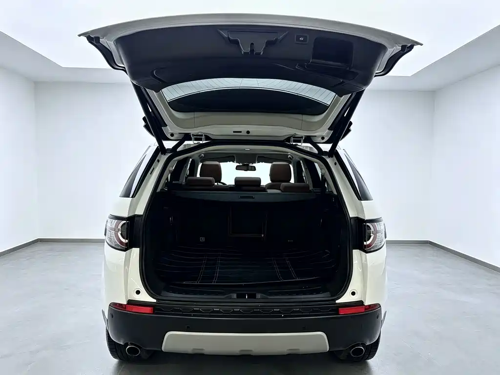 Land Rover Discovery Sport 2017 — фото 14