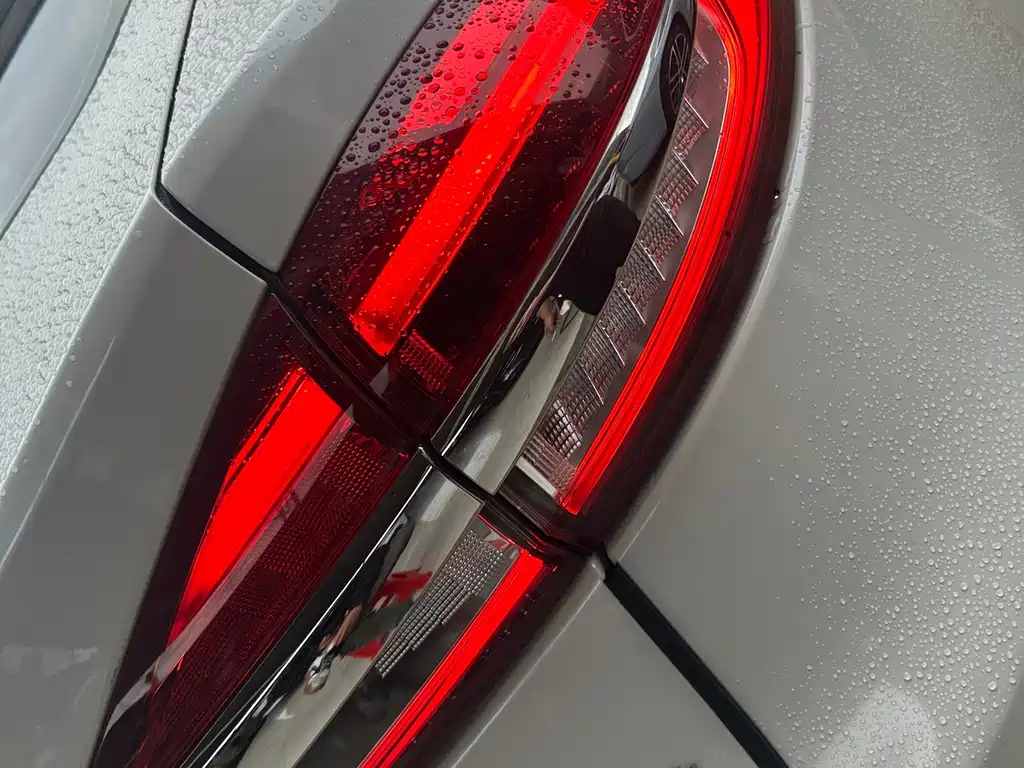 Ford Mondeo 2018 — фото 11