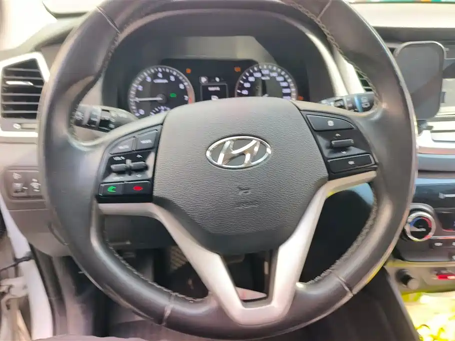Hyundai Tucson 2017 — фото 15