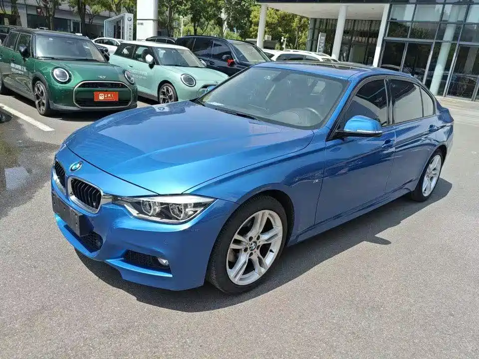 BMW 3 Series 2018 — фото 1