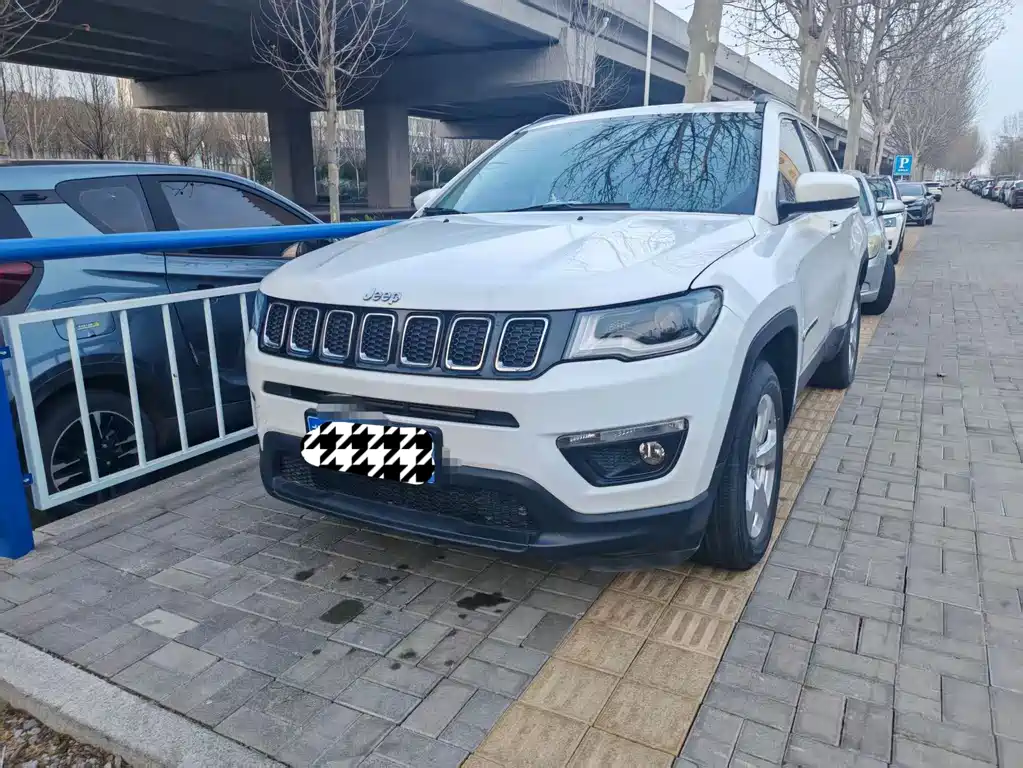 Jeep Compass 2019 — фото 1