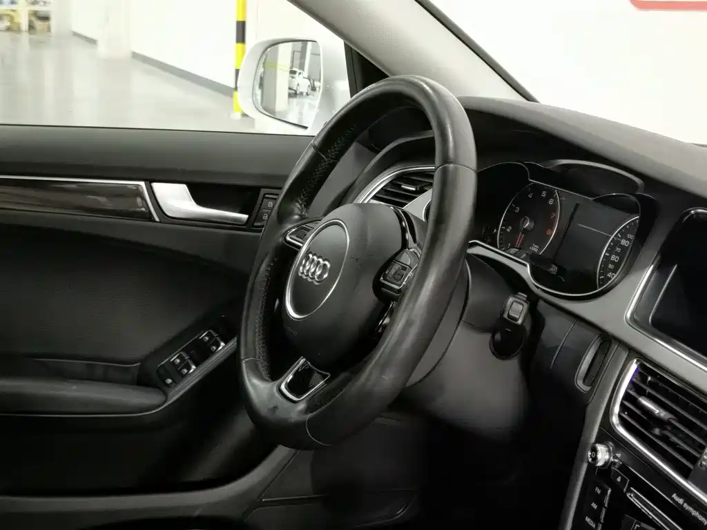 Audi A4L 2014 — фото 22