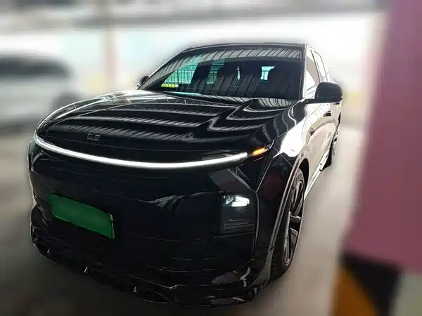 Li Auto L6 2025