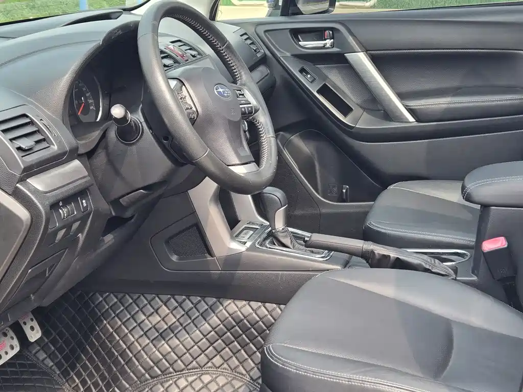 Subaru Forester 2015 — фото 13