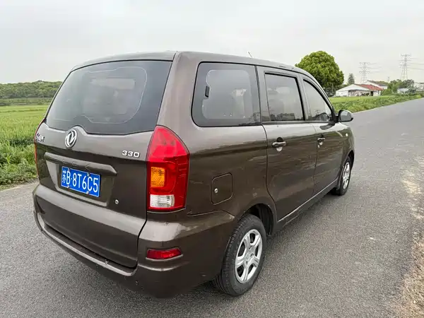 Dongfeng Scenery 330 2016