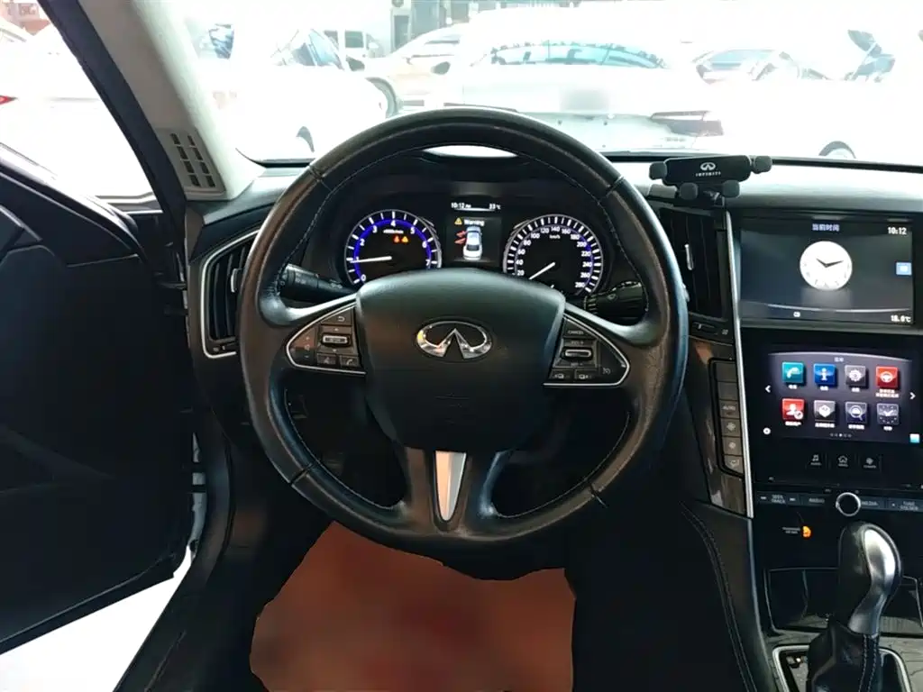 Infiniti Q50 2015 — фото 11