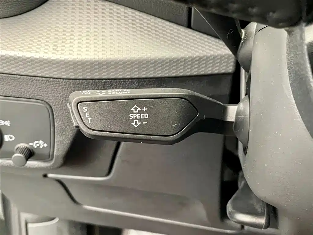 Audi Q2L 2021 — фото 15