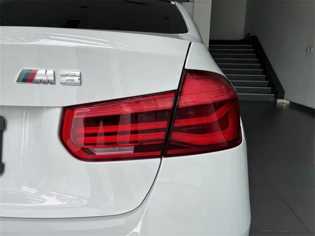 BMW 3 Series 2017 — фото 12