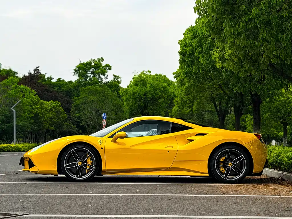 Ferrari 488 2018 — фото 6