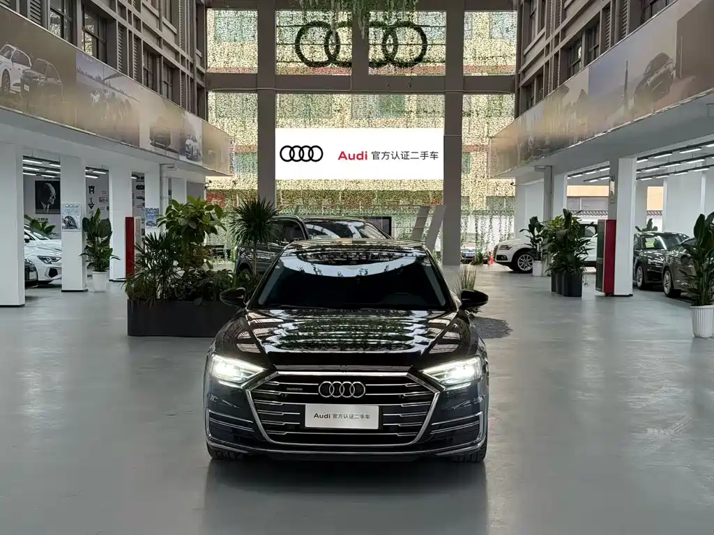 Audi A8 2022 — фото 2