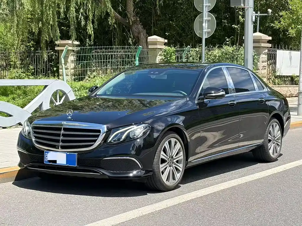 Mercedes-Benz E-Class 2016 — фото 1