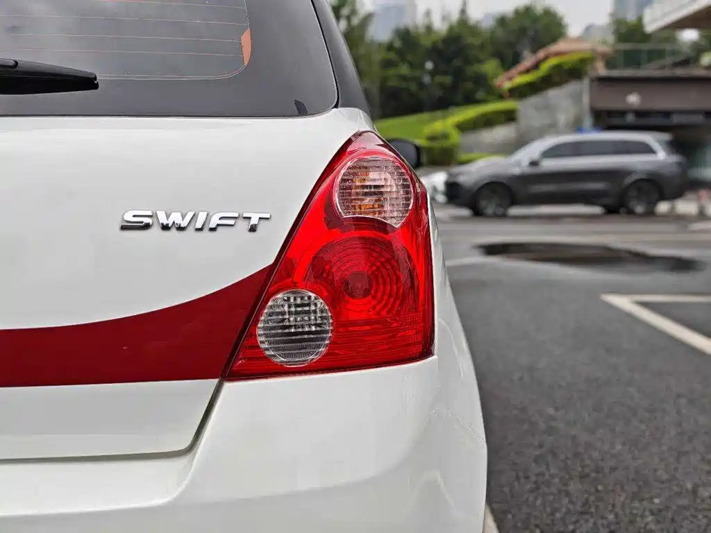 Suzuki Swift 2018 — фото 20