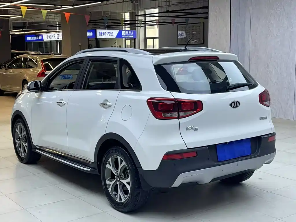 Kia KX3 2016 — фото 8