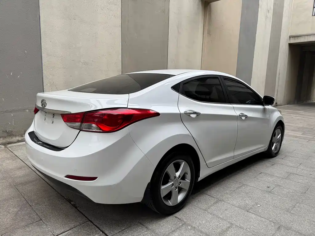 Hyundai Elantra Langdong 2014 — фото 5