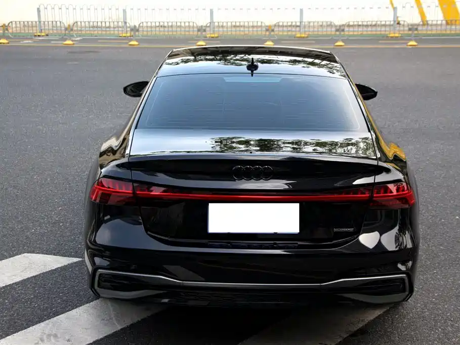 Audi A7L 2024 — фото 15