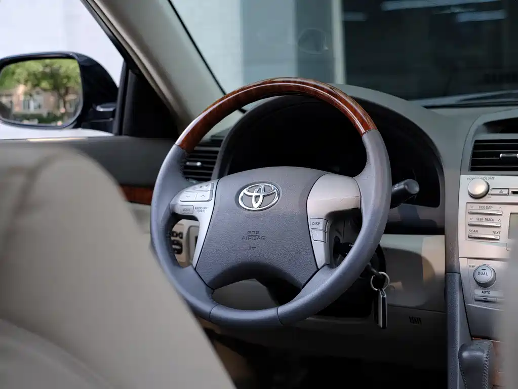 Toyota Camry 2008 — фото 15