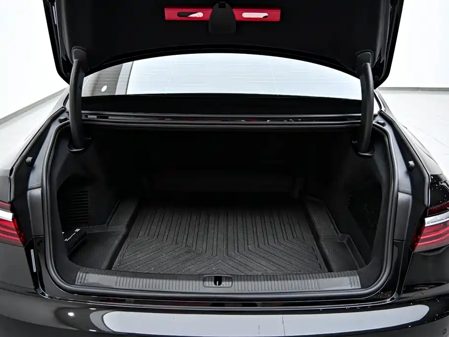 Audi A8 2023 — фото 35