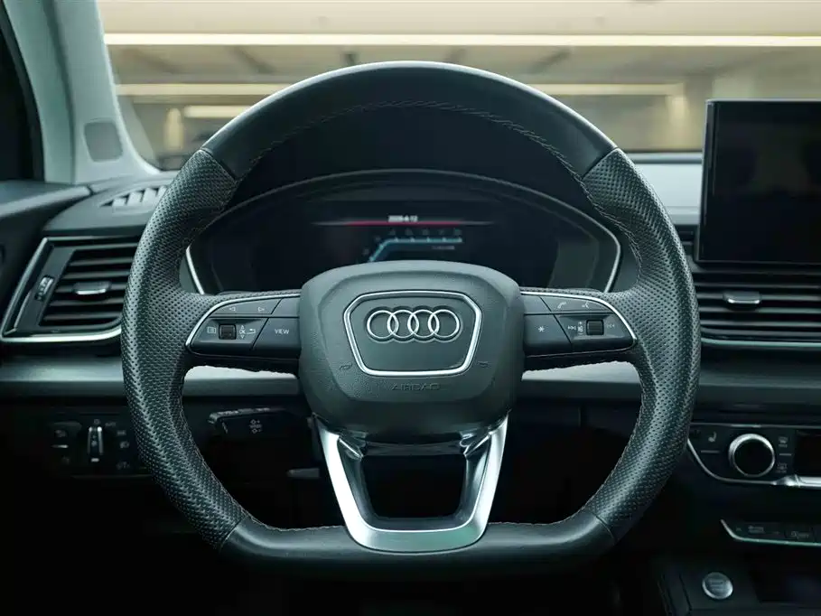 Audi Q5L 2022 — фото 17