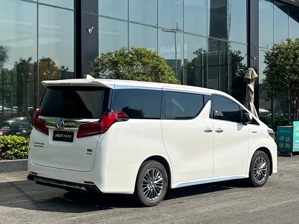 Toyota Alphard 2022 — фото 9