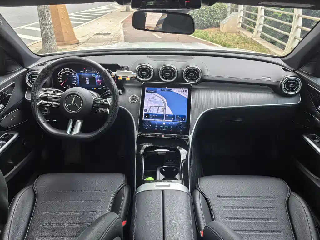 Mercedes-Benz C-Class 2024