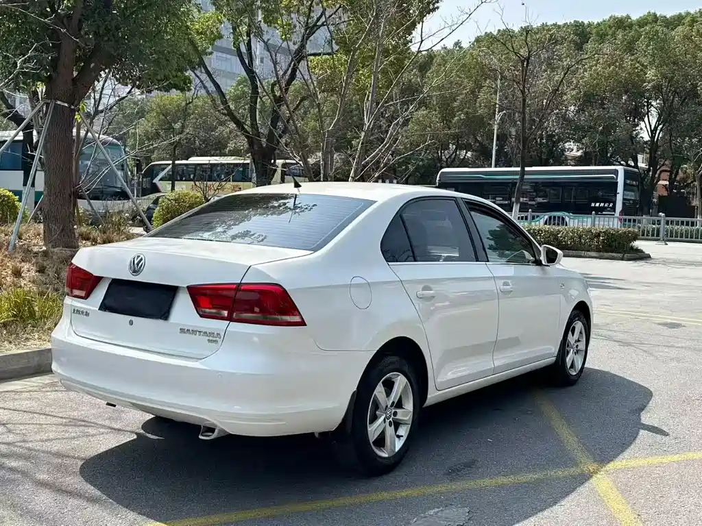 Volkswagen Sagitar 2014