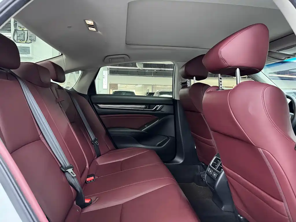Honda Accord 2022 — фото 15