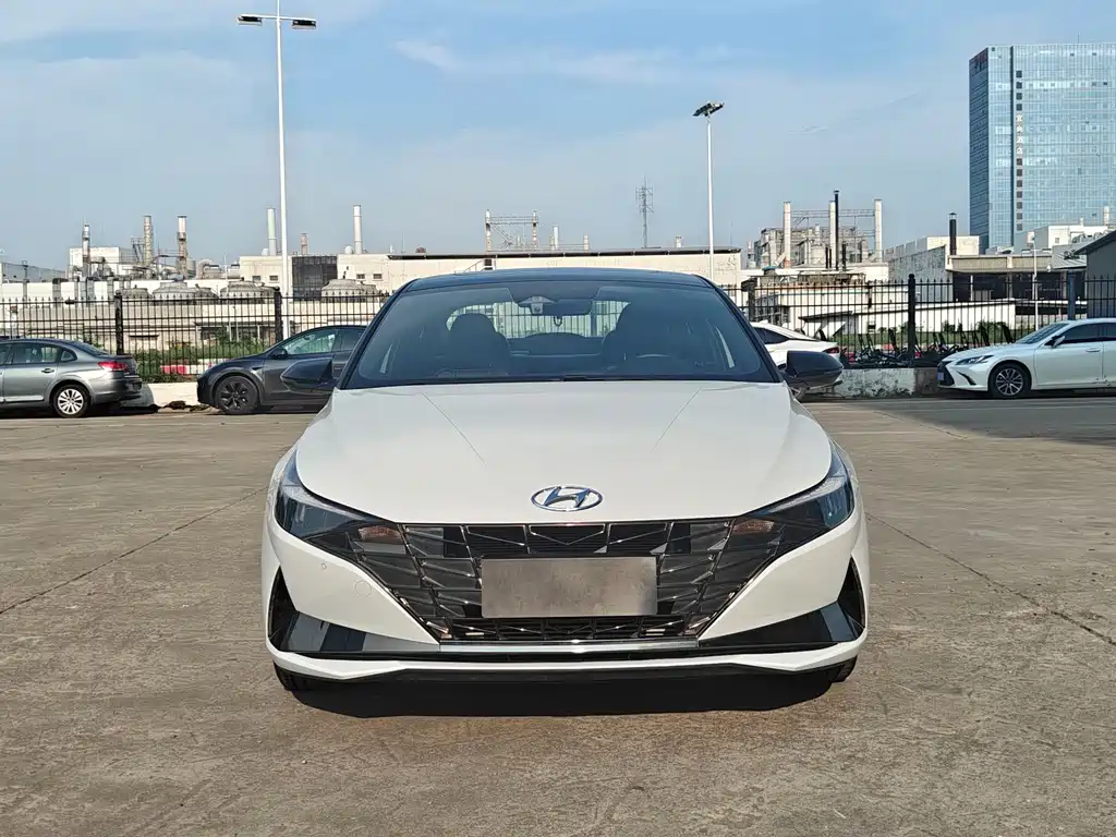 Hyundai Elantra 2023