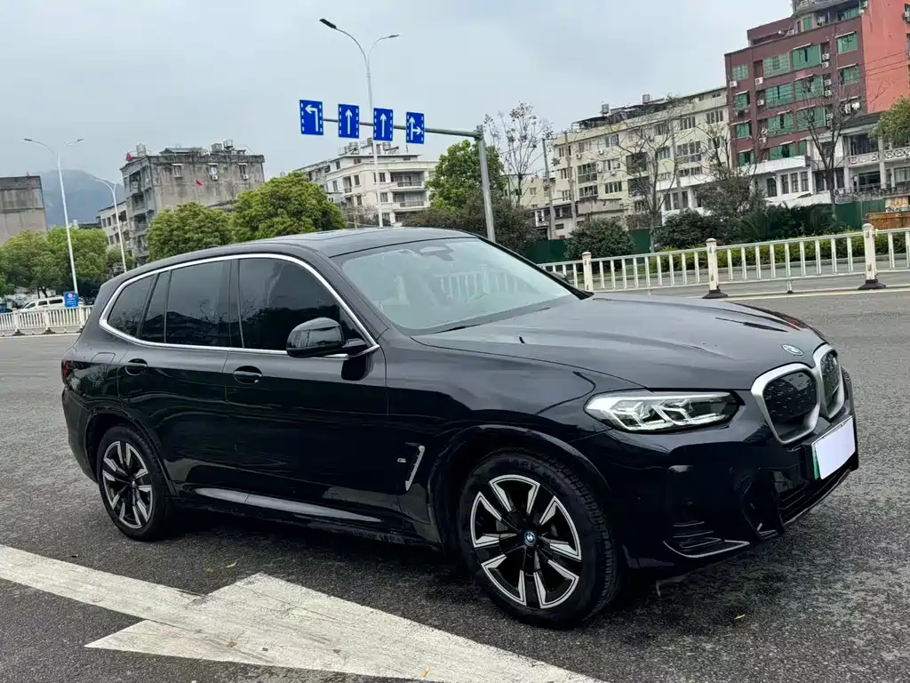 BMW iX3 2023 — фото 3