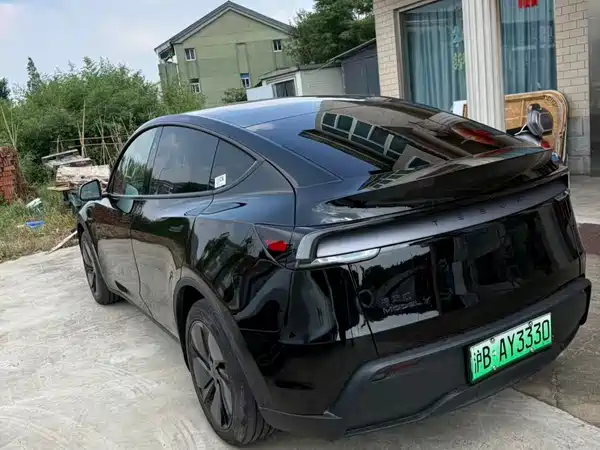 Tesla Model Y 2026