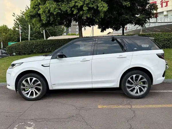 Land Rover Discovery Sport 2021