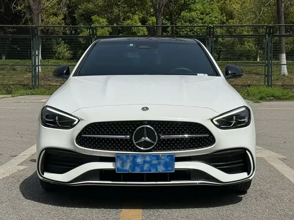 Mercedes-Benz C-Class 2024