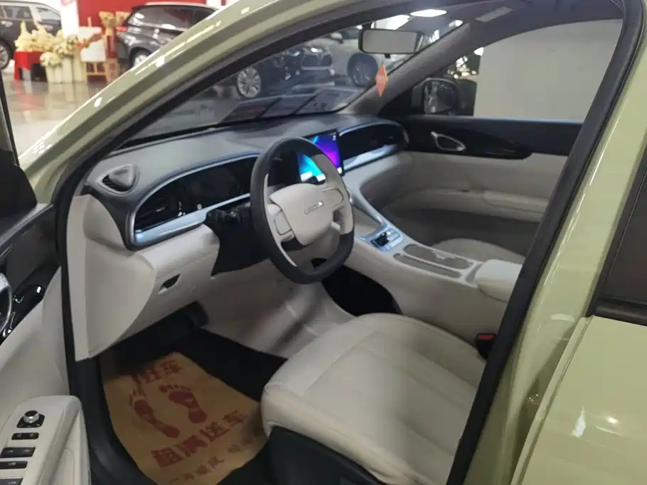 Geely Galaxy Starwish 2025 — фото 9