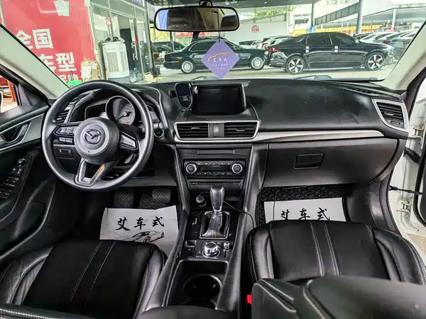 Mazda 3 Axela 2019