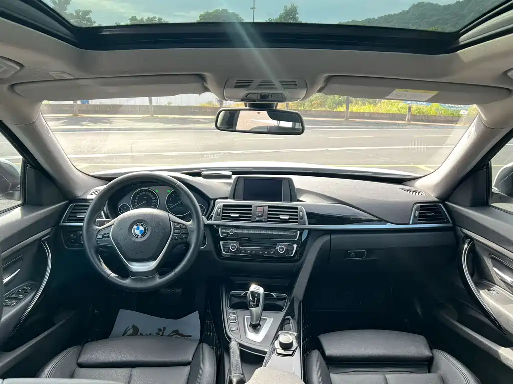 BMW 3 Series GT 2018 — фото 8