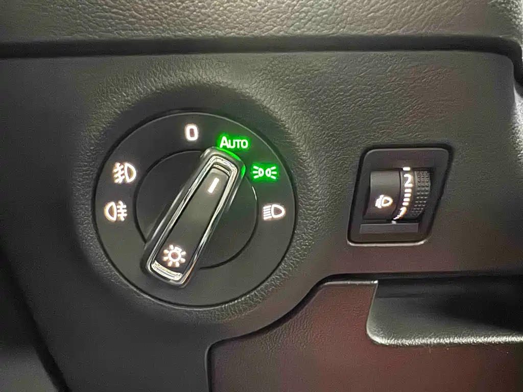 Skoda Karoq 2021 — фото 11