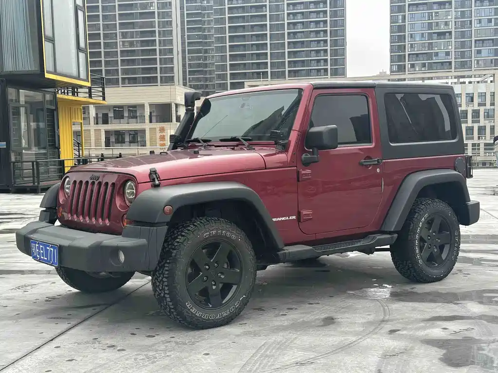 Jeep Wrangler 2013 — фото 1