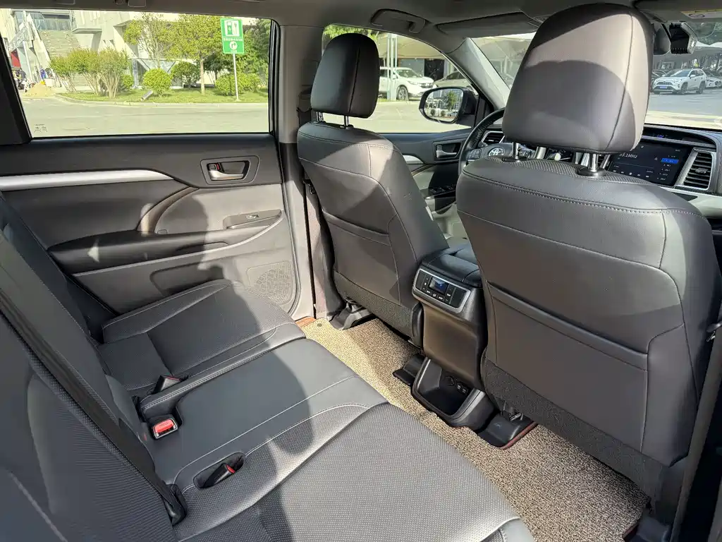 Toyota Highlander 2019 — фото 31
