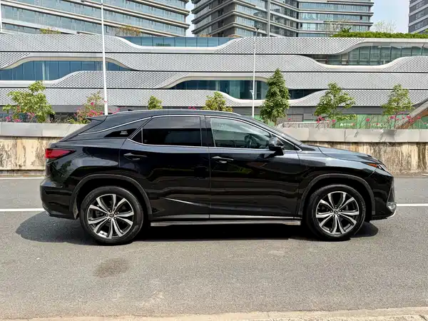 Lexus RX 2020