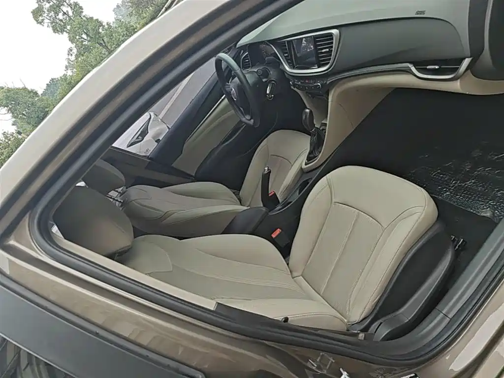 Buick Excelle 2016 — фото 25