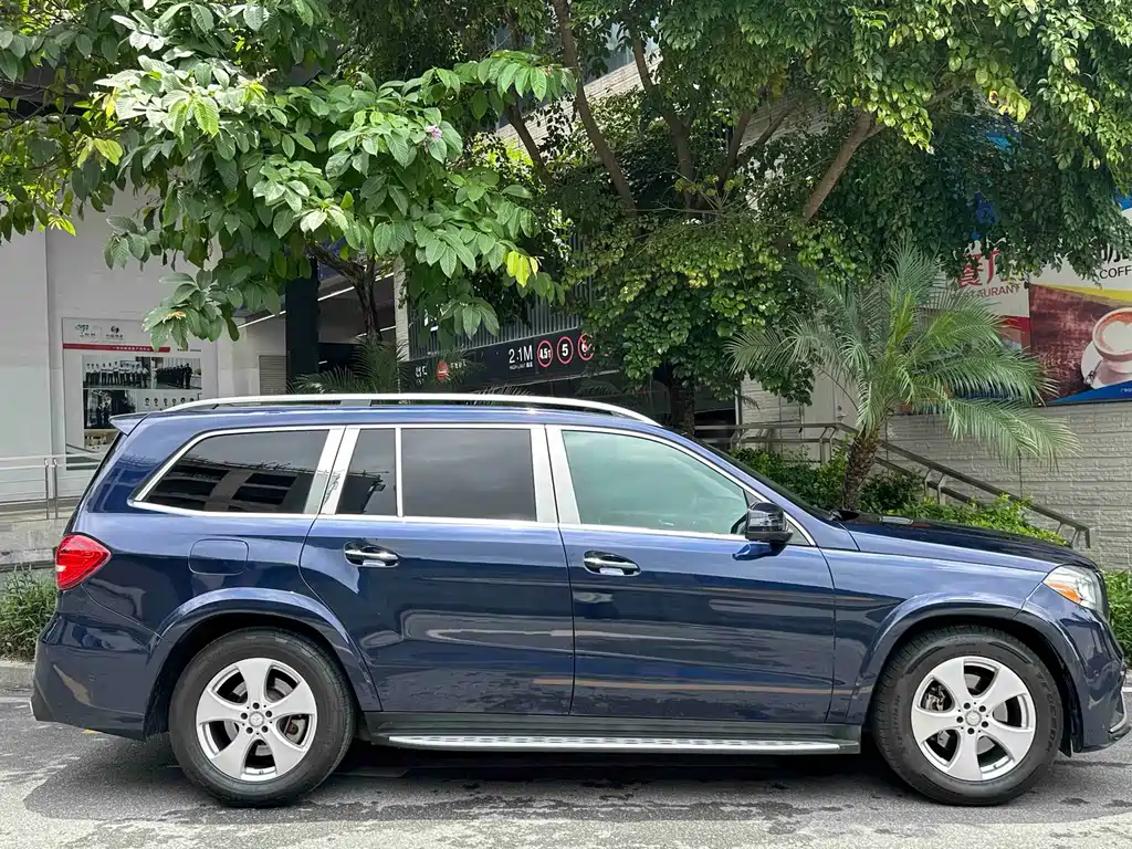 Mercedes-Benz GLS 2018 — фото 32