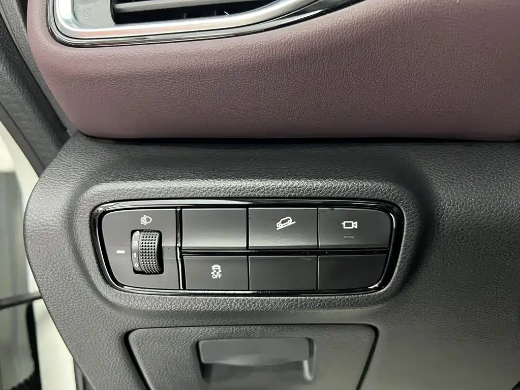 GAC Trumpchi M6 2021 — фото 11